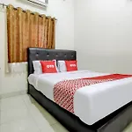 Oyo Life 3606 Kost Kartini Syariah