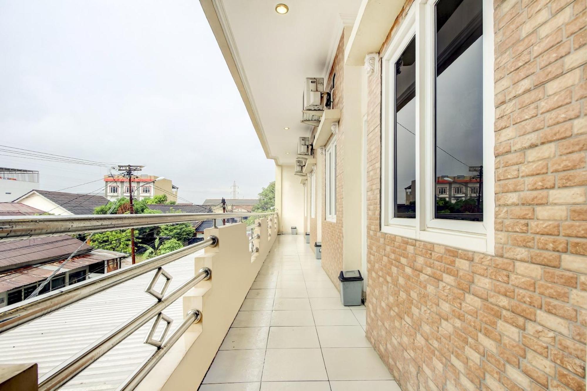 Hotel Oyo Life 3606 Kost Kartini Syariah