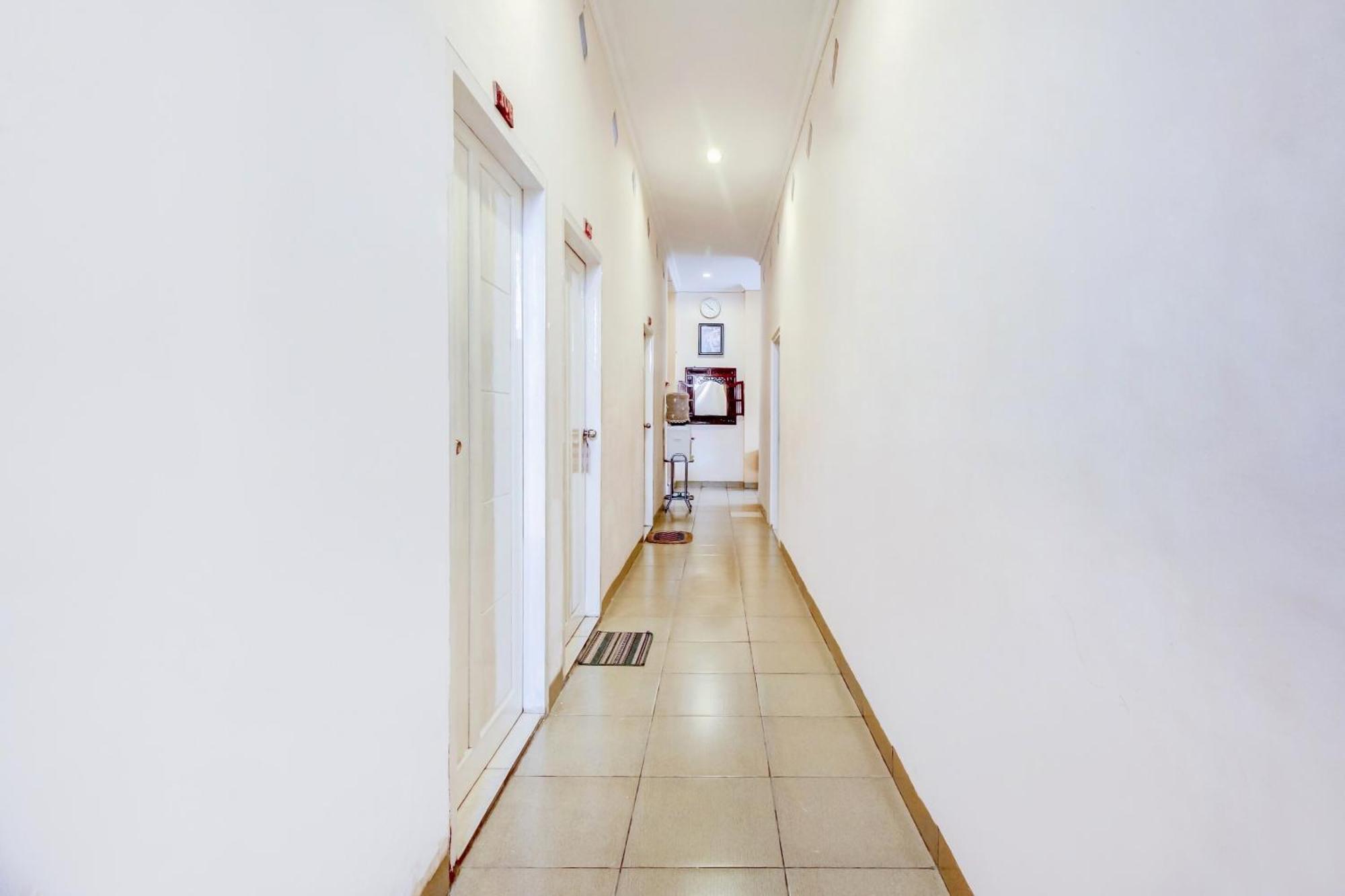 Oyo Life 3606 Kost Kartini Syariah 2* Palembang