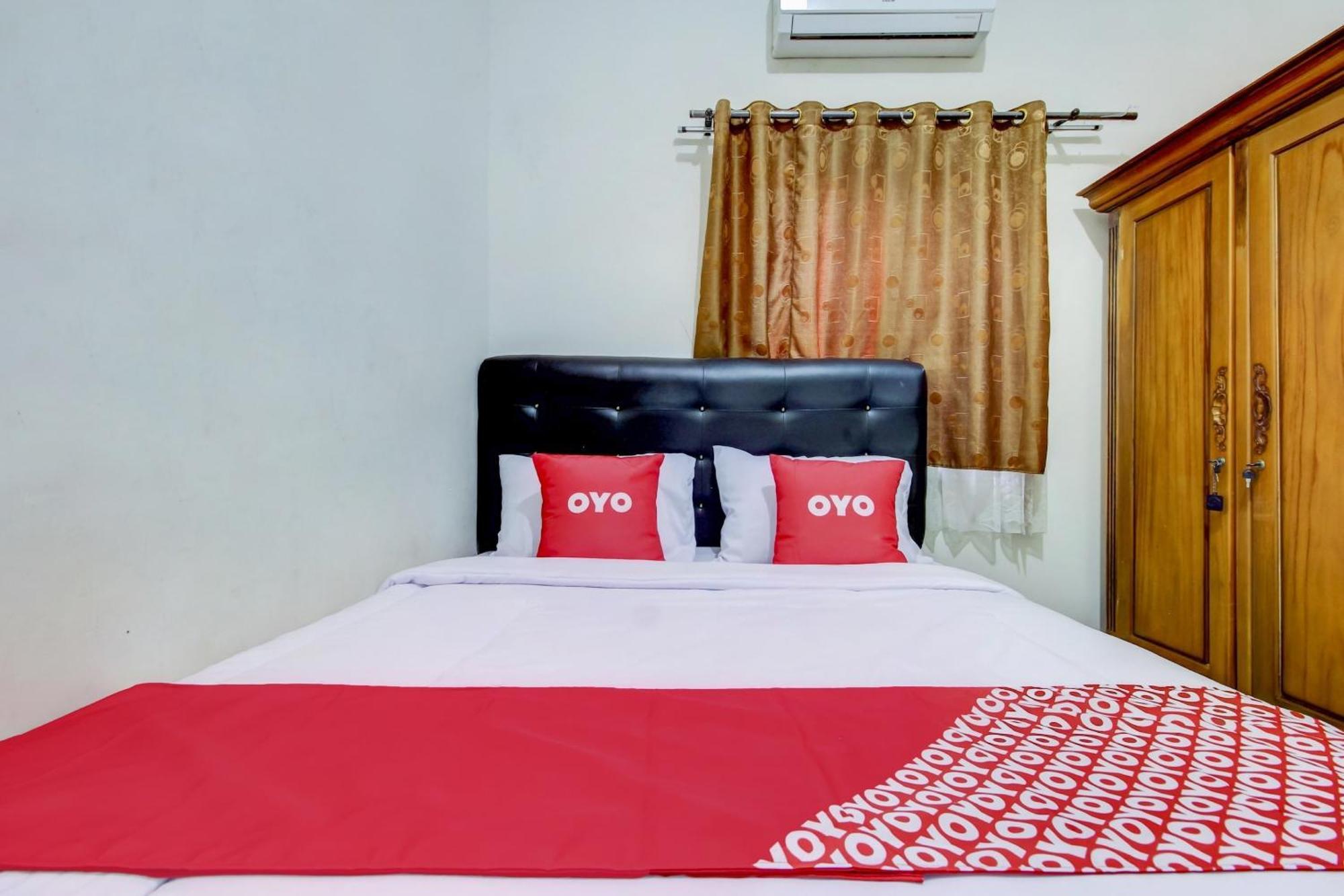 Oyo Life 3606 Kost Kartini Syariah